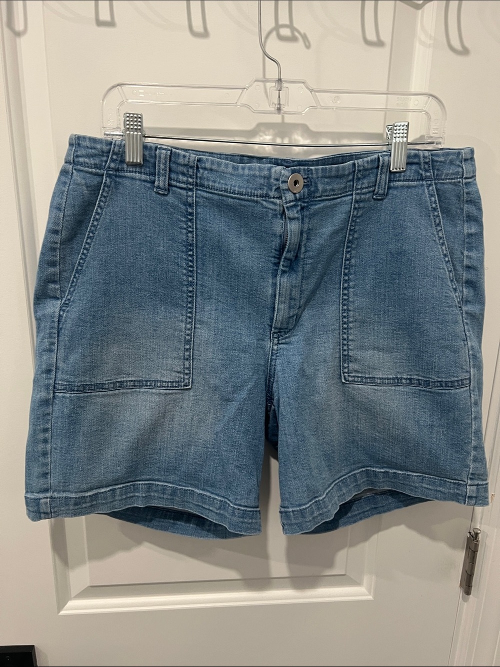 J. Jill Light Wash‎ Denim Patch-Pocket Shorts Size 14